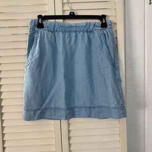 Banana Republic light denim skirt